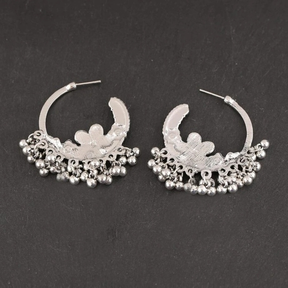 EMERY ROSE Flower & Bell Decor Cuff Hoop Earrings - Picture 5 of 5